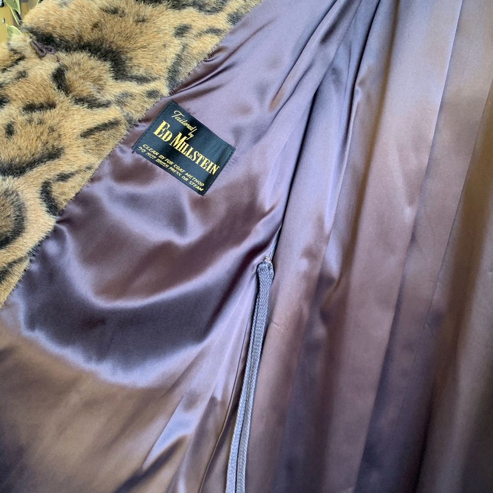 Azens of Philadelphia Faux Fur Coat - Picture 4 of 8